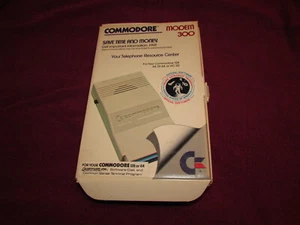 Vintage Commodore 1660 Modem 300 - C64 W/Box. Disc and One cable - Picture 1 of 4