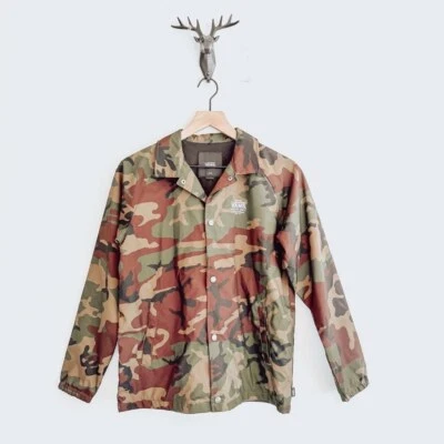 Chaqueta de mujer Vans marrón/verde camuflada talla grande Foto 1 de 4