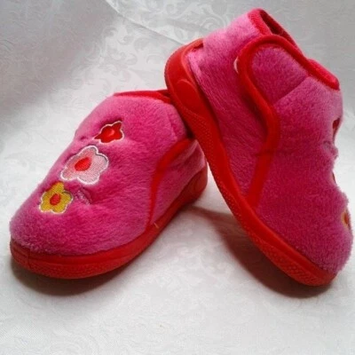 Toddler Fleece Slippers Booties Pink Silver Flowers Easy On Rubber Sole Size 7/8 - Image 1 of 4