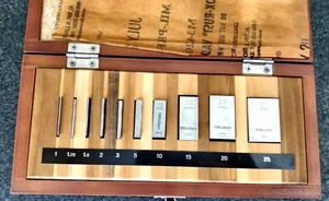 MINT Mitutoyo Gauge Block Set 516-103-22 Grade 2 BM1-10N-2F/PA 1mm to 25mm - Picture 1 of 13