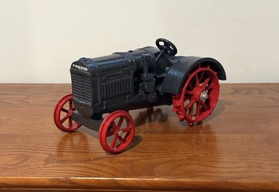 Scale Models McCormick Deering 10-20 H.P.  Diecast Metal Farm Tractor Ertl 1:16 - Image 1 of 4
