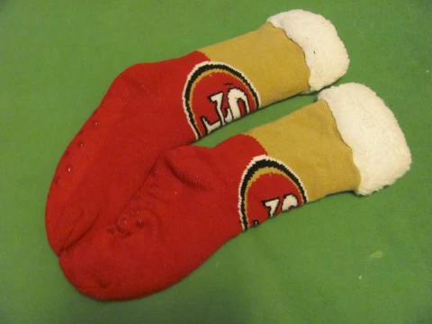 San Francisco 49ers NFL Women’s Tall Non-Skid Footy Slippers (Socks) Size 6-8 Cover