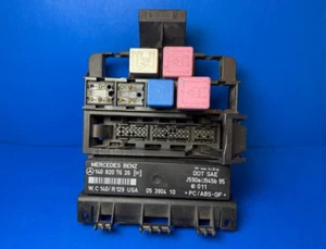 1994 - 1999 MERCEDES W140 S320 S420 S500 FRONT FUSE RELAY BOX A1405456440 OEM - Picture 1 of 8