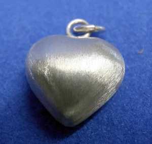 925 Sterling Silver Heart - Brushed finish. - Bild 1 von 3