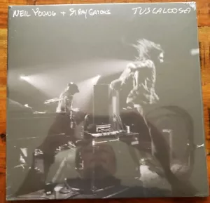 NEIL YOUNG + STRERAY GATORS ~ TUSCALOOSA ~ WERKSEITIG VERSIEGELT 2019 2LP KORFFALTUNG GEÄTZT - Bild 1 von 7