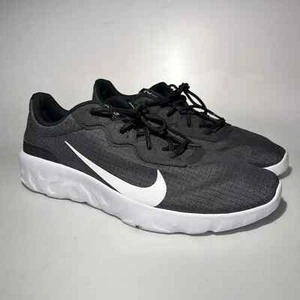size 10 Nike Explore Strada Men Black/White - Picture 1 of 7