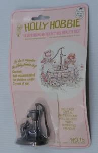 VINTAGE HOLLY HOBBIE DIECAST METAL MINIATURE WATER PUMP & BUCKET, DURHAM IND. - Picture 1 of 3