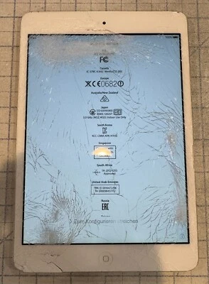 Apple iPad mini - 16 GB - Blanco - tal cual para salvamento/piezas/desmontaje Foto 1 de 4