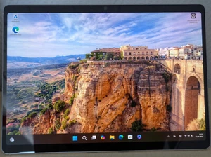Microsoft Surface 11 Pro - Bild 1 von 4