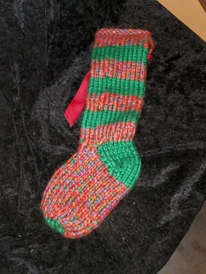 Medias de Navidad multicolores tejidas a mano - 16 pulgadas Foto 1 de 3