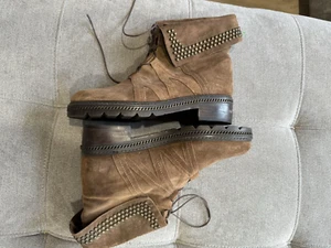 Stuart Weitzman Womens Size 9M Yadastud Brown Suede Bronze Stud Moto Ankle Boot - Picture 1 of 11
