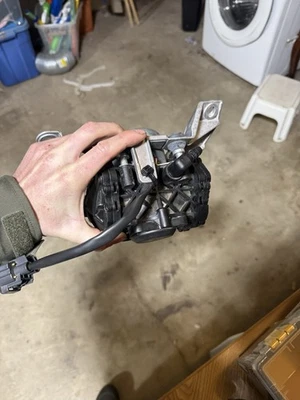 Bomba de vácuo elétrica para 2011 Ford Escape Hybrid número de peça 9M6Z2A451A - Imagem 1 de 2