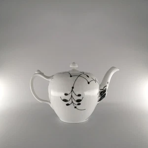 Royal Copenhagen Black Fluted Mega Teapot (15,5 cm / 100 cl) - #142/143-ba - Picture 1 of 3