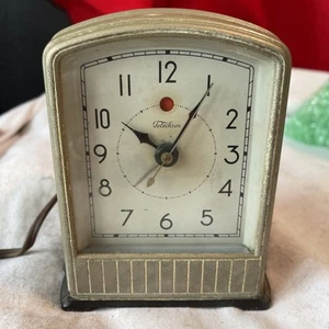 Telechron Wecker # 711 30er Jahre schönes Sammlerstück Art Deco läuft - Bild 1 von 9