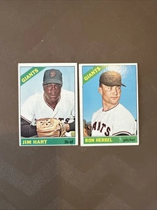 Lotto 2 carte 1966 Topps Giants # 295 Jim Hart & # 331 Ron Herbel - Foto 1 di 2