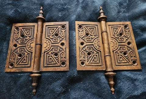 Antique PAIR Victorian 6 x 5 Cast Bronze Brass Ornate Door Hinges w/  Screws Cover