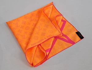 LOUIS VUITTON Robert Wilson Limited Edition Fluo Vert Seide Monogramm Schal. - Bild 1 von 20