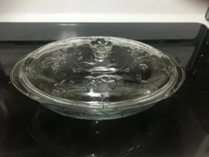 Anchor Hocking SAVANNAH 2 QT Clear Floral Glass Oval Casserole w/Lid ~ Ovenproof - Picture 1 of 1