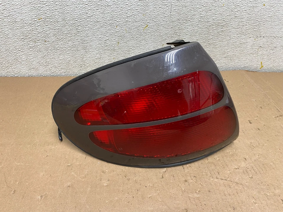 Luz trasera izquierda del lado del conductor Ford Taurus Wagon 1998-1999 sedán OEM M2016 DG Foto 1 de 4