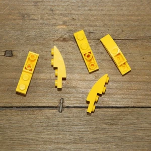 LEGO 13547 Bright Yellow Brick Slope Curved 1x4 Inverted Qty 5 - Picture 1 of 1
