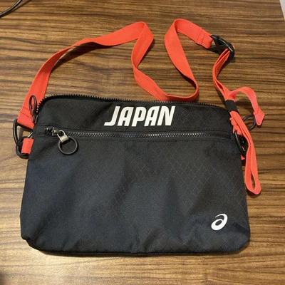 Bolso bandolera oficial Asics Tokyo Olympics 2020 negro Japón 12 pulgadas × 8,5 pulgadas Foto 1 de 4