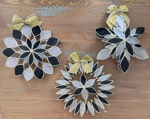 Mackenzie Childs Courtly Check fallende Schneeflocken Ornamente 3er Set - Bild 1 von 8