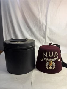 Vintage farbiger Schmuck NUR Shriners Freimaurer Fez Hut mit Original Etui - Bild 1 von 10