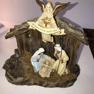 St Francisco MusicBox Co,  Stable with Holy Family - Picture 1 of 4