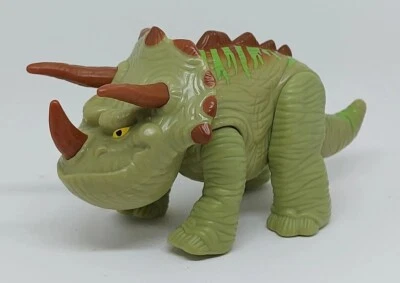 Figura de acción Hasbro Playskool Heroes Jurassic World verde Triceratops Foto 1 de 4