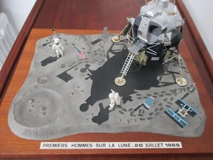DIORAMA PREMIERS PAS SUR LA LUNE. 1969. - Photo 1/4