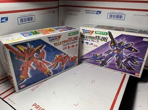 (2x) Bandai 1995 VF-19S Valkyrie 1/100 Model Kit Transformable New Sealed Parts - Picture 1 of 12