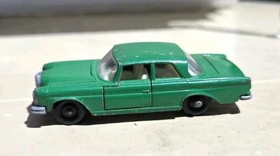 Matchbox #46C Mercedes Benz 300SE Vintage regular wheels Lesney England - Image 1 of 4
