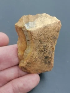 France Upper Paleolithic prob. Aurignacian Beautiful scraper in banded flint - Picture 1 of 14