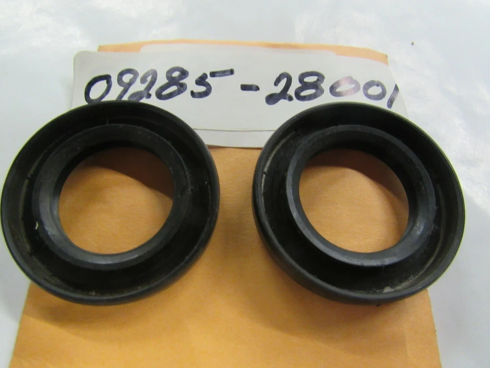 Rueda trasera sello aceite Suzuki TC120 GT185 RV125 TC90 TS90 NOS P/N 09285-28001 Foto 1 de 1