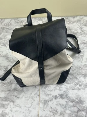 Lindo bolso de viaje de cuero vegano negro blanco Deux Lux Demi FABFITFUN Foto 1 de 4