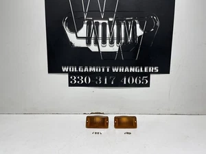 Jeep Wrangler TJ Front Fender Marker Light Housing Pair 97-06 w/ Screws CC 3DD - Picture 1 of 8