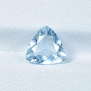 1.50 ct BEST GRADE LIGHT AQUA BLUE / NATURAL AQUAMARINE Gemstone Trillion Video - Picture 1 of 2