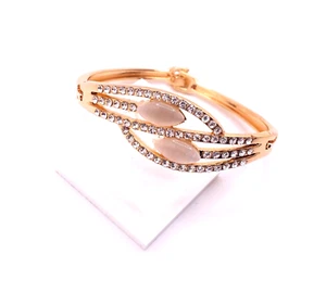Beautiful Fashion Statement Gold Rhinestone Paved Bangle Bracelet y 7" - Picture 1 of 5