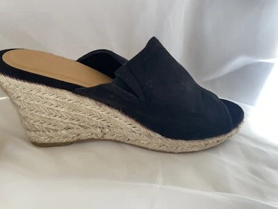 Sandalia de cuña alpargata de gamuza sintética negra sin cordones talla 7,5 EE. UU. USADA EN EXCELENTE ESTADO Foto 1 de 4