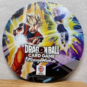 Dragon Ball Super Juego de Cartas Mundo Fusión Promocional Disco Colgante Letrero Bandai - Imagen 1 de 6