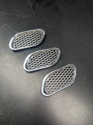 03-13 Maserati Quattroporte M139 Fender Right SideGrill Grille Vent Set of3 OEM - Image 1 of 4