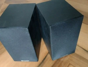 SHARP - COPPIA CASSE ACUSTICHE 5/10 W - CM 19,5X14,5X11 - CAVI INCLUSI.  - Foto 1 di 6