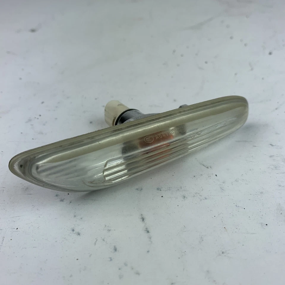 BMW 535i 2004 2005 2006 2007 2008 2009 2010 luz de señalización lateral derecha OEM pasajero Foto 1 de 4