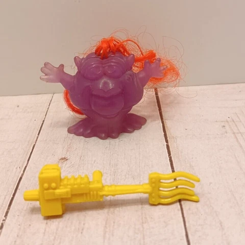 Vintage Real Ghostbusters Fright Features Janine Weapon Tickler Ghost Accessory Cover