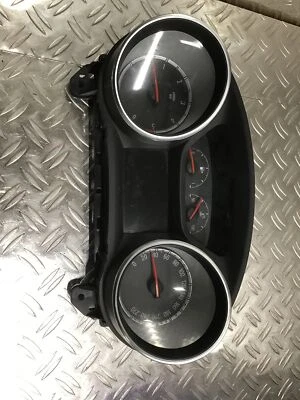 Tachimetro Opel Astra K Sports Tourer (B16) 1.6 CDTI 118 kW 160 CV 39030270 s... - Immagine 1 di 2