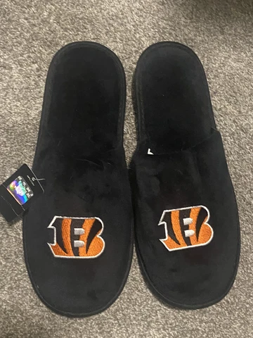 Cincinnati Bengals NFL  Slide Slippers, Size L (11/12), NWT  $29.99 Cover