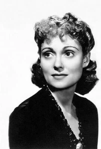 Martha Scott - Star Portrait Magnet - Picture 1 of 2