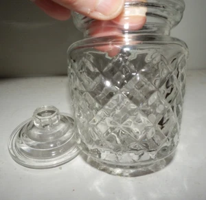 Vintage geschliffenes Glas Keksdose bedeckt Deckel 4 3/4" Rautenmuster - Bild 1 von 3