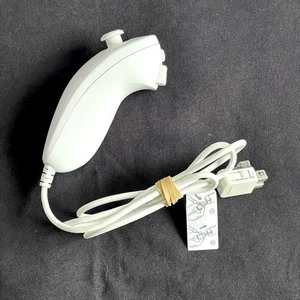 Official Nintendo Wii White Nunchuck OEM RVL 004 Tested Working Nunchuck - Foto 1 di 8