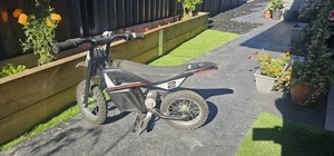 Razor MX125 Dirt Rocket Electric Dirt Bike - Picture 1 of 3